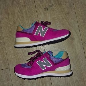 New balance 572 sneakers in Magenta
